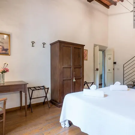 Apartament Piazza Ciompi With Private Garden Florencja