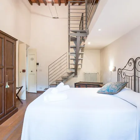 Apartament Piazza Ciompi With Private Garden *