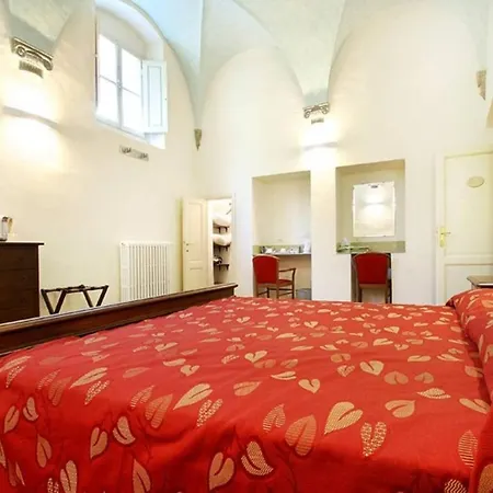 Piazza Ciompi With Private Garden Apartment